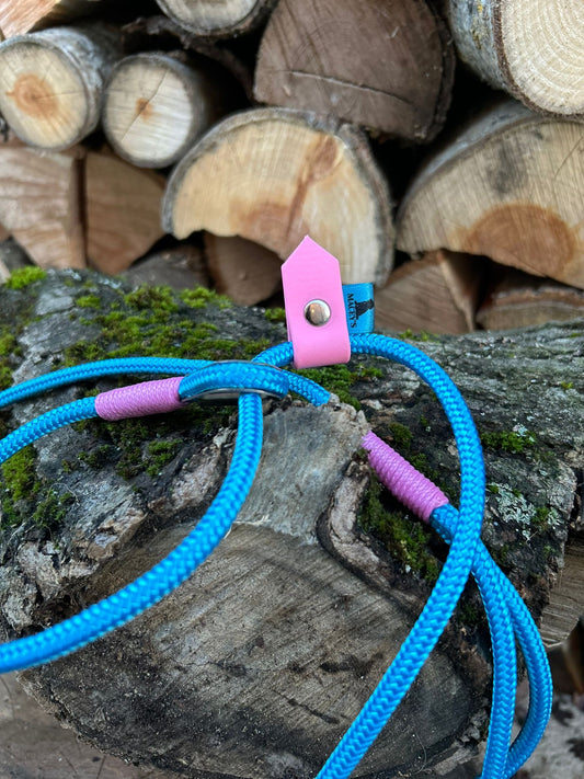 Cyan and pink slip lead